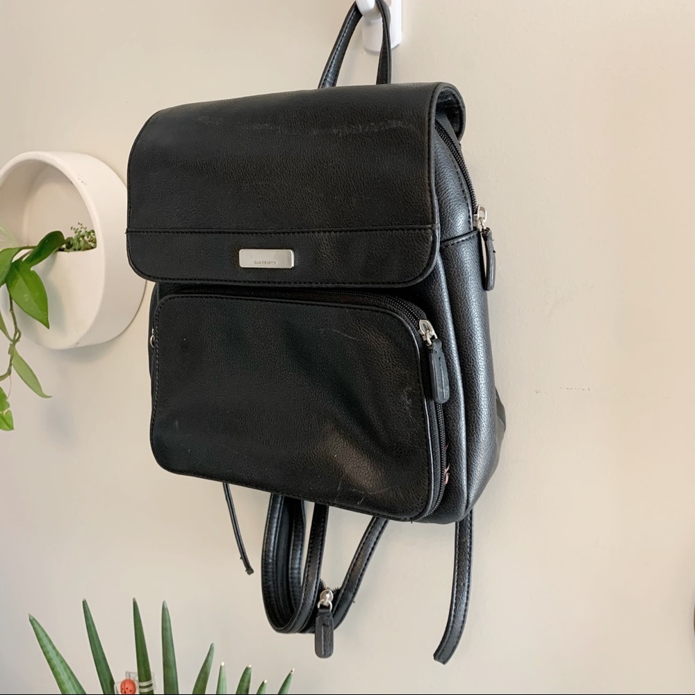 VTG Liz Claiborne Leather Zipper Strap Backpack